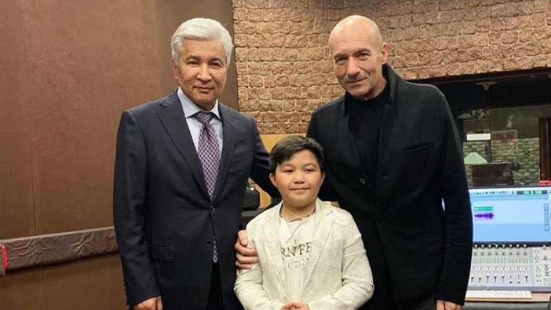 "Арманым орындалды": Ержан Максим енді Ресейде Игорь Крутойдың музыкалық академиясында оқиды
                                Жас әнші арманын орындаған Иманғали Тасмағамбетовке алғыс айтты