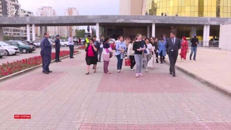 Нұр-Сұлтанда мүгедек балалы аналар баспана мәселесін шешуді талап етті