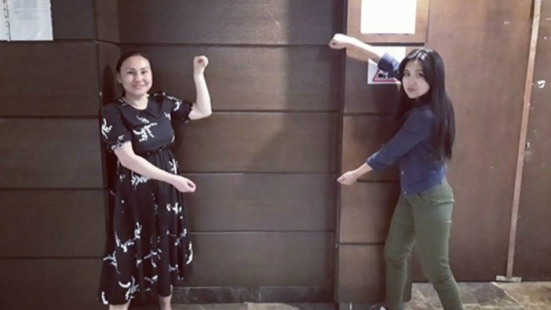 Нұр-Сұлтанда плакатсыз суретке түскен әйел не үшін ұсталды? Полиция жауап берді
                                Белсендінің сөзінше, өзінен жауап алу кезінде денесі көгеріп қалған