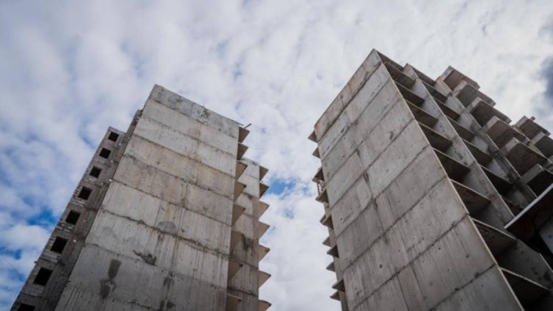 Елордада 2004 жылы тұрғызылған тұрғын үй бұзылып жатыр