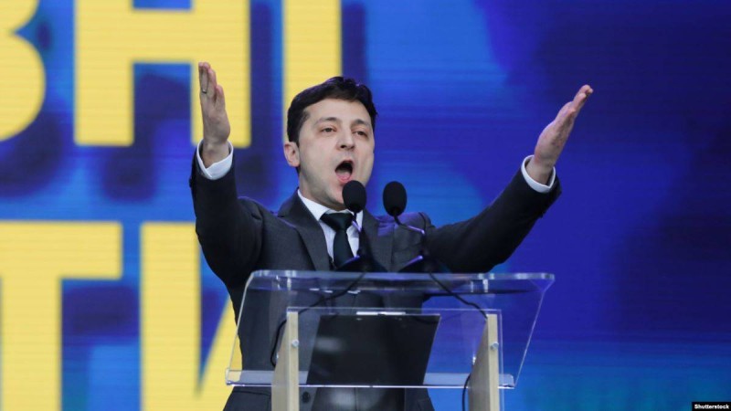 Сот Украинаның жаңа президенті Зеленскийге айыппұл салды