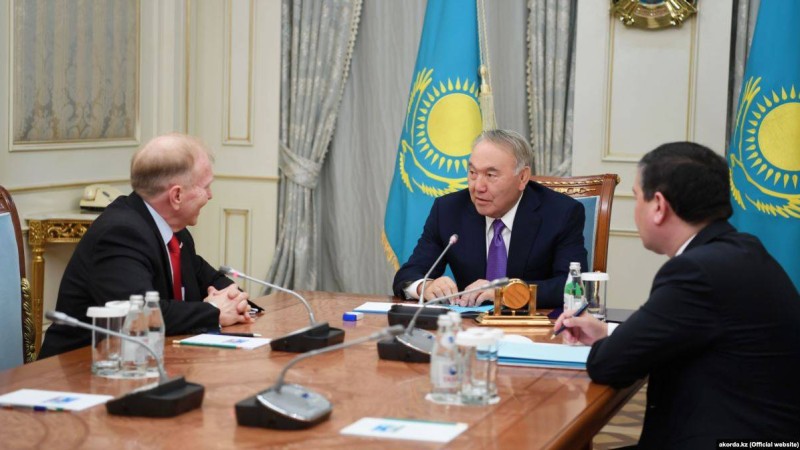 Трамп Назарбаевқа "билікті бейбіт жолмен тапсырғаны үшін алғыс айтты"