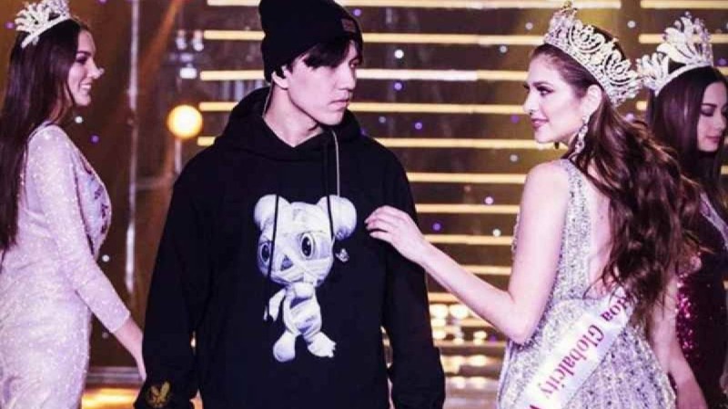 "Сабырсыздана күтудеміз": Димаш Құдайберген аты аңызға айналған әншімен дуэт жазып жатқанын айтып қуантты