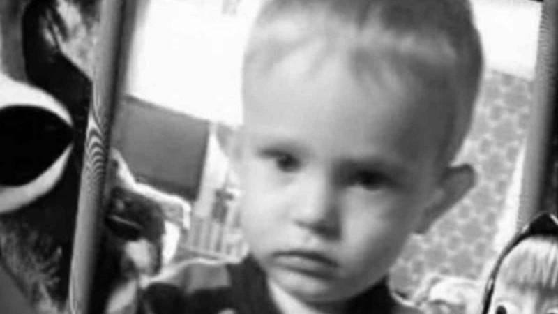 Қарағанды облысында 3 жасар бала көз жұмды: Бүлдіршіннің өлімінің алдын ала себебі айтылды
Баланың бас сүйегі, қабырғалары сынған