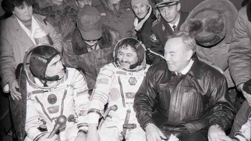 мәлімет, сұқбат, қашан ғарышқа ұшты, өмірбаян