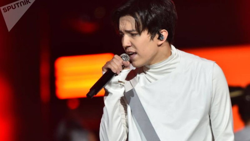 Димаш Құдайберген қазақстандық телеарнаға сұқбат берді