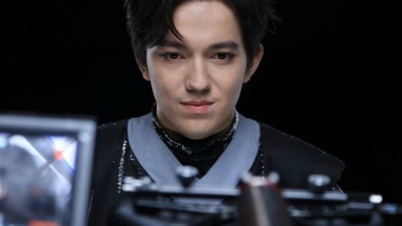 Жұртты жылатты: Димаш Құдайберген жеке концертінде Денис Тенге ән арнады
Димаш жеке концертінде досының Қазақстан тарихында орны ерекше тұлға екенін атап өтті