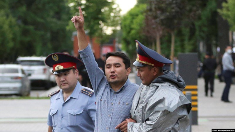 "Назарбаевтан арылу" кезеңі және ондағы жастар рөлі