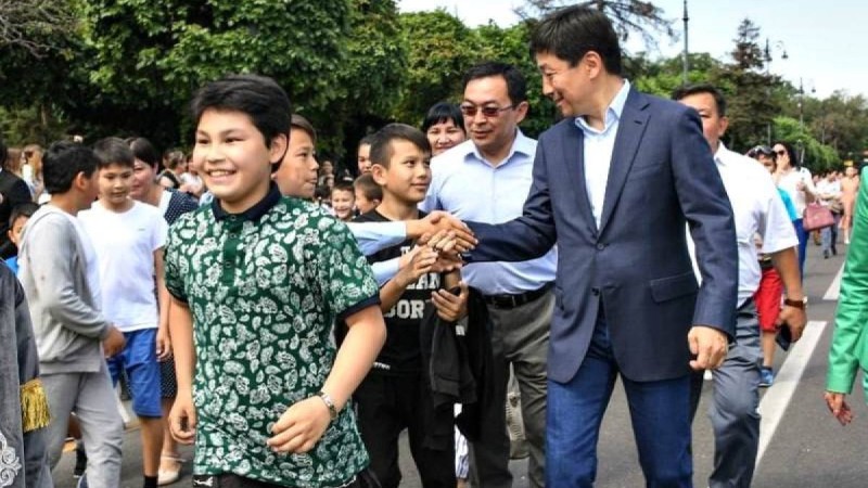 "Кеше ғана келген сияқты едім": Бауыржан Байбек алматылықтармен қоштасты