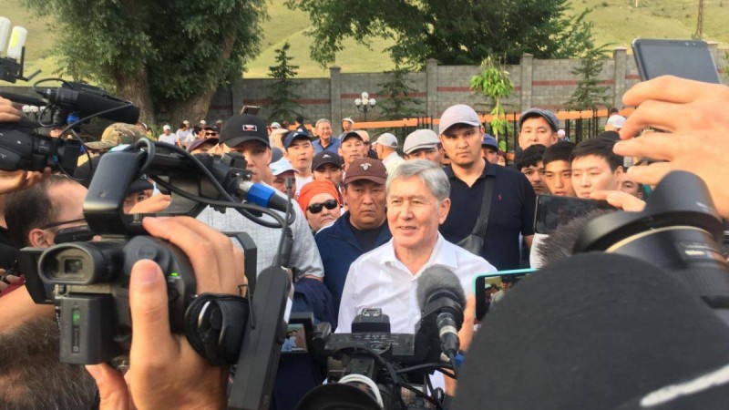 Жээнбековті заңды президент деп мойындамаймын