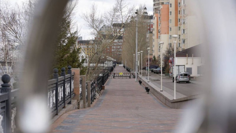 Бас санитар кейбір балаларға карантин кезінде далаға шығуға рұқсат берді