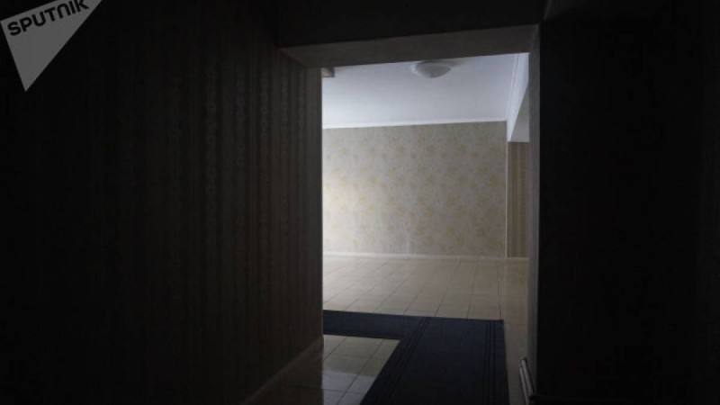 Атырауда бейнебақылау камерасына түсіп қалған видео жылдам таралып жатыр