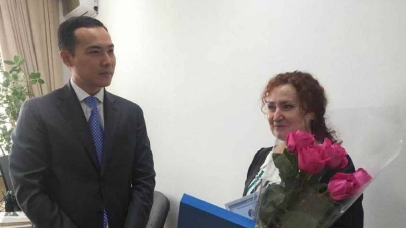 Қоршаудан секіріп өтіп, ұстап алған: Елордада мектеп жұмысшысы қызды зорламақ болған ер адамды ұстады - Қазақстан жаңалықтары