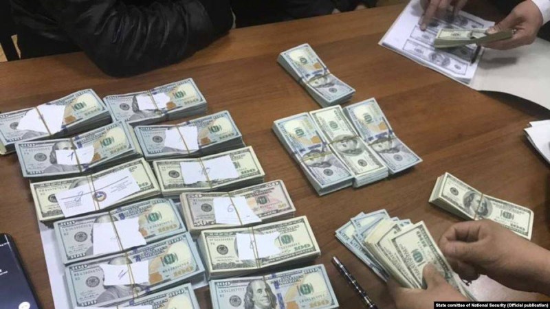 Түркістан облыстық сотының судьясы парамен ұсталғаны хабарланды