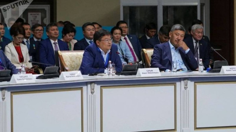 Айдос Сарым қандай заңдарды қайта жазып шығу керек екенін айтты