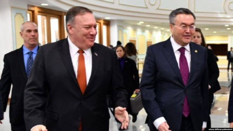 Помпео Орталық Азияға сапарында Шыңжаңдағы қудалауды айыптады