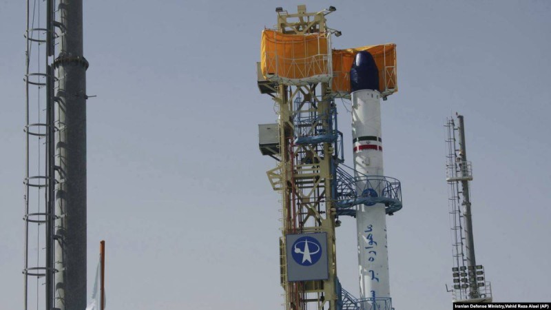 Иран жақын күндері ғарышқа спутник ұшыратынын растады