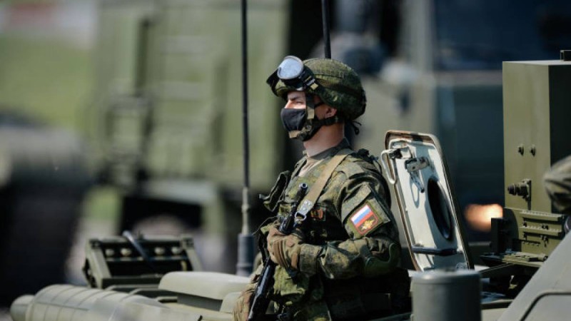 Он мемлекет Мәскеудегі Жеңіс парадына қатысатынын растады