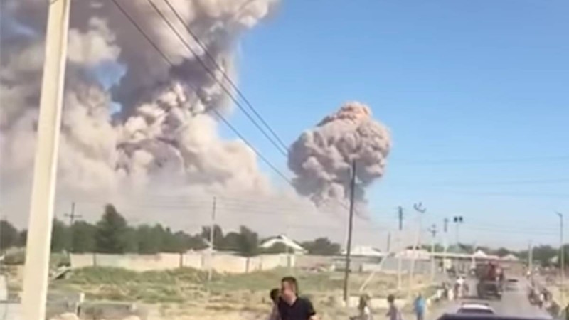 Қырғыздар Арыс тұрғындарына жылу жинап жатыр