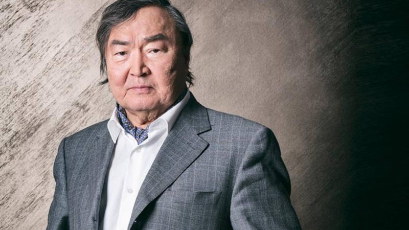 Билікте 30-40 жыл отыруға болмайды – Олжас Сүлейменов