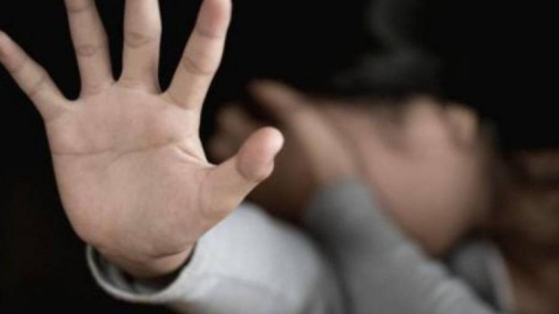 Алматы облысында ер адам туған қыздарын 11 жасынан бастап зорлап келді деп айыпталуда