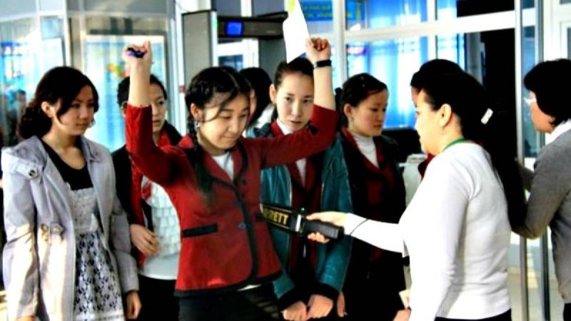 2020 жылғы ҰБТ: Егер талапкерден телефон табылса, тестілеуге жіберілмейді - Қазақстан жаңалықтары