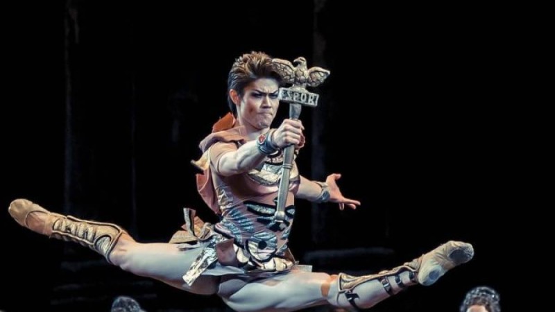 "Астана Опера" театрының жетекші солисі Тайыр Гатауов жол апатынан қаза болды