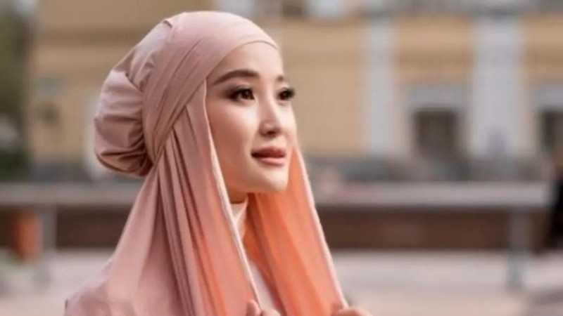 "Өзім қамқор боламын": Мөлдір Әуелбекова ұлының сөздерінен кейін жылап қалды