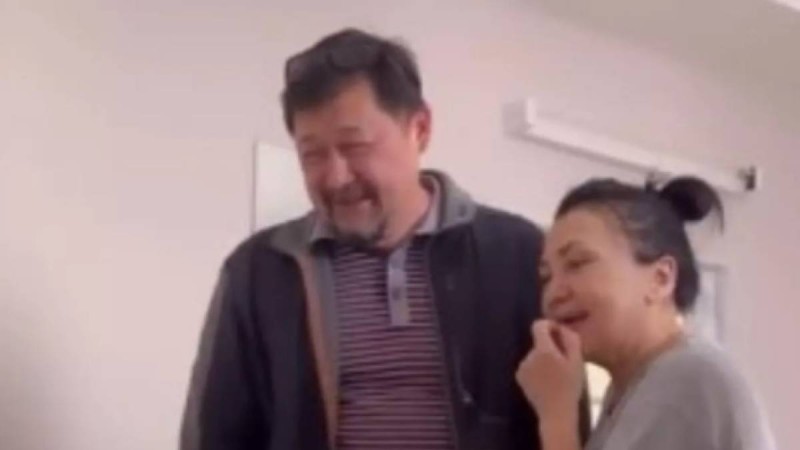 Немерелерін алғаш рет көрген Азат Сейтметов пен Данагүл Темірсұлтановаға ел сүйсінді (видео)