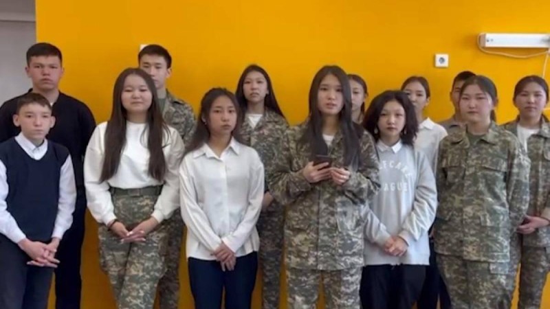 Астанада мектеп оқушылары директордың үстінен шағымданды