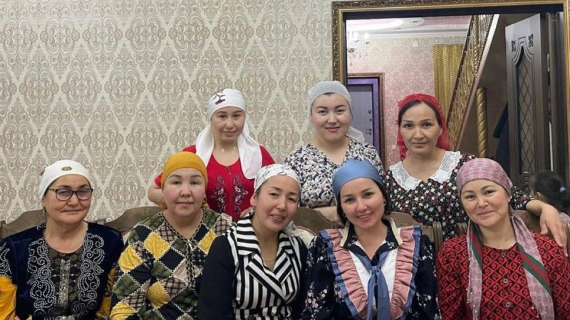 “Абысындар бір-бірін көре алмайды”: Жазира Байырбекова шындықты жайып салды