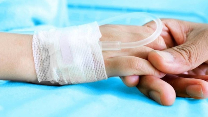 Рудныйда көршісі өртеп жіберіп, жансақтау бөлімінде жатқан баланың жағдайы белгілі болды