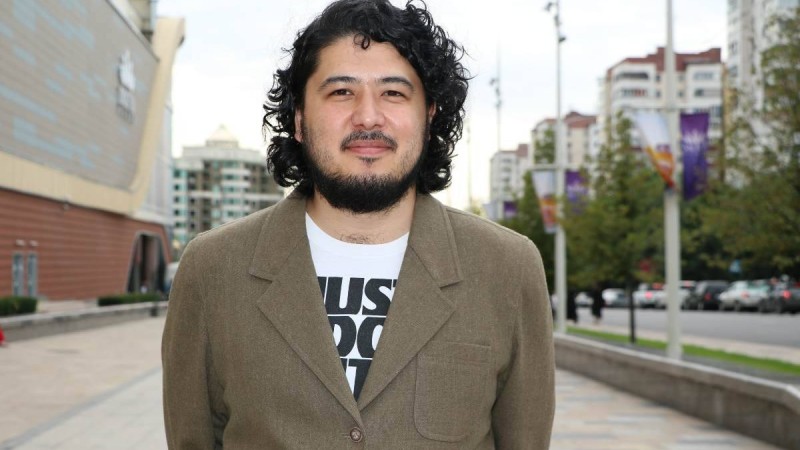 Гей екенін үлкен мақтанышпен айтады: Қазақстандағы ең танымал гей нағыз қазақ отбасынан ЛГБТ шықпайды дегендерге жауап берді - Қазақстан жаңалықтары