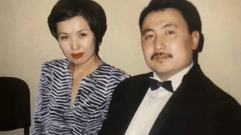 "Ақмаралдай адам кездескен жоқ": 16 жыл бұрын әйелінен айырылған Аманжол Әлтаев неліктен үйленбегенін айтты