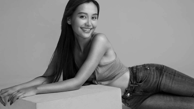 Мені белбеумен байлап, өзі шешінді: Актриса Фариза Ескермес өзін такси жүргізушісі зорламақ болғанын айтты