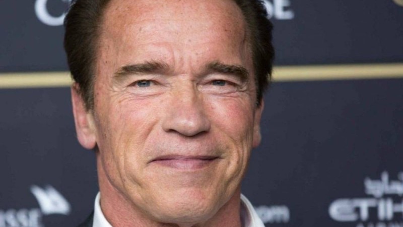 Желіде Орал тұрғынының актер Шварцнеггерді кездестіріп қалған видеосы тарады (видео)