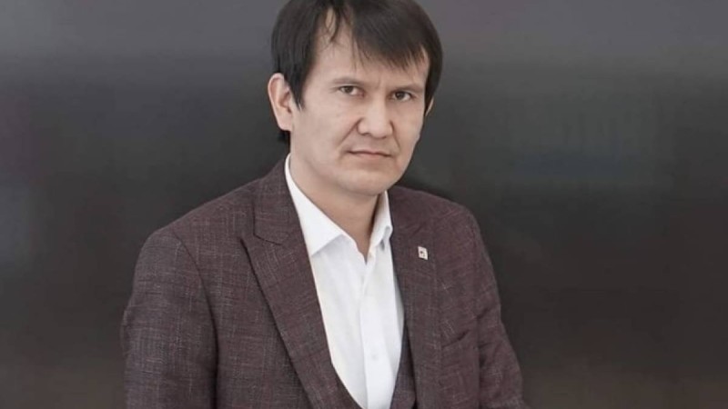 Кітап оқымайтын кейбір мұғалімдер әдебиеттен сабақ береді