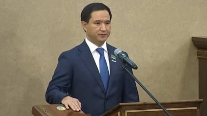 Мандатын алғанына 1 апта өтпеген Мәжіліс депутаты туралы жағымсыз ақпарат тарады 