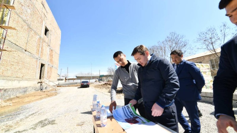 Мұрат Әйтенов спорт мектебінің құрылысымен танысты