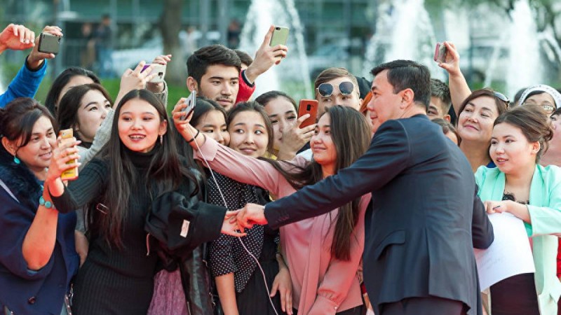 Нұрлан Қоянбаев қыздарға өтірік айтатын жігіттерді ақтап шықты 