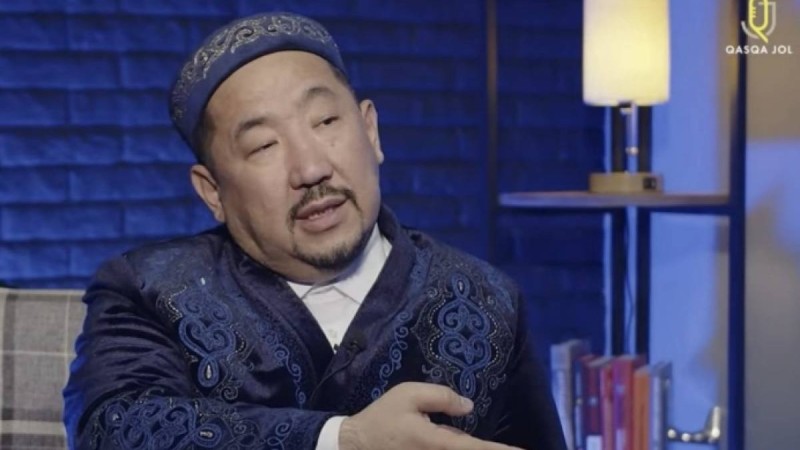 Қара киінгендерге көз үйренгенше, жалаңаштанғандарға көз тез үйреніп кетті — Нұрлан имам