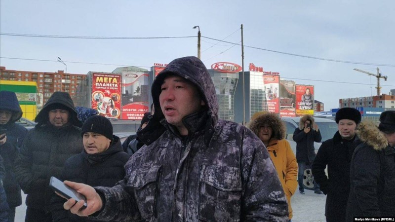 Оралда жүргізушілер шетелдік көліктерді тіркеу ережесін қайта қарауды талап етті