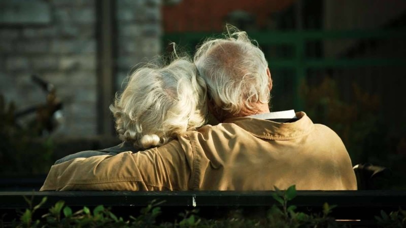 Бұрынғы сыныптастар 70 жылдан соң кездесіп, бір-біріне ғашық болып қалды