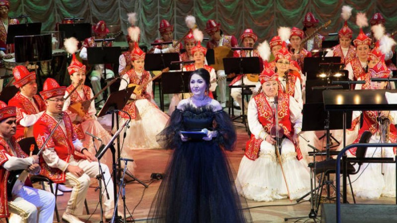 Қазақ оркестрі Мәскеуді әнге бөледі