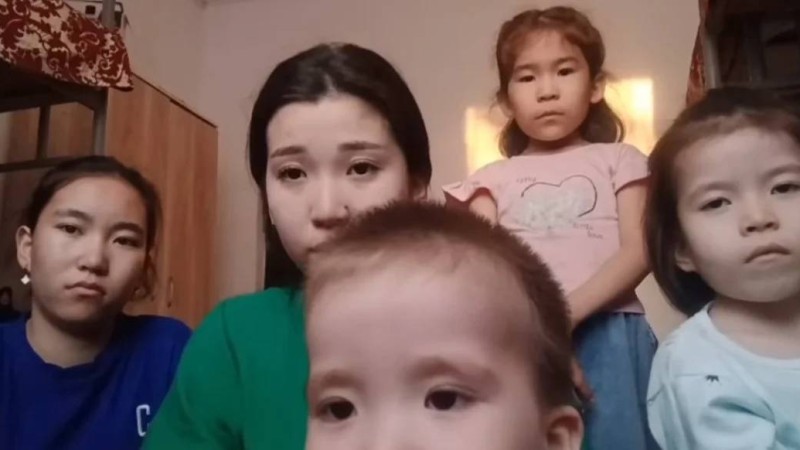 «Бес баланың анасын себепсіз психбольницаға жапқан»: Балаларын жетімдер үйіне жіберген