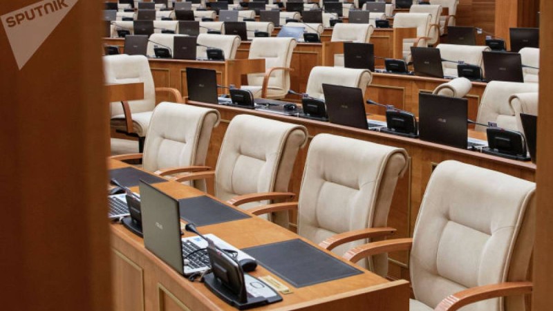 Кімдер 367 мың теңге жәрдемақы алады – мәжіліс заң жобасын сенатқа жолдады