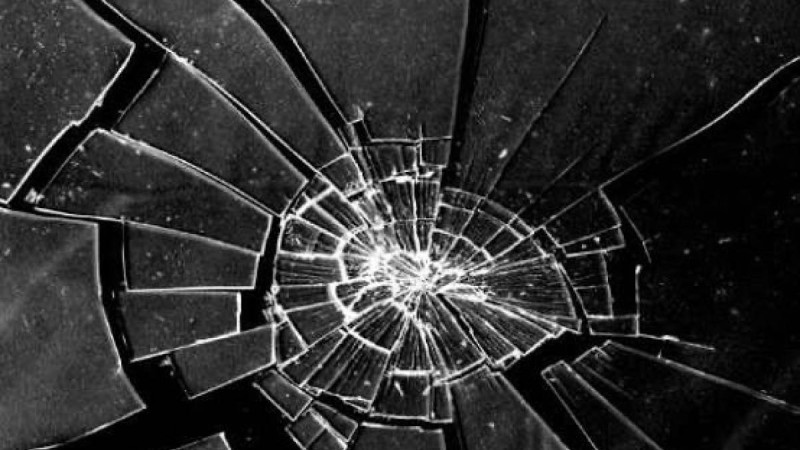 Зейнеткер аурухананың төртінші қабатынан құлап, көз жұмды