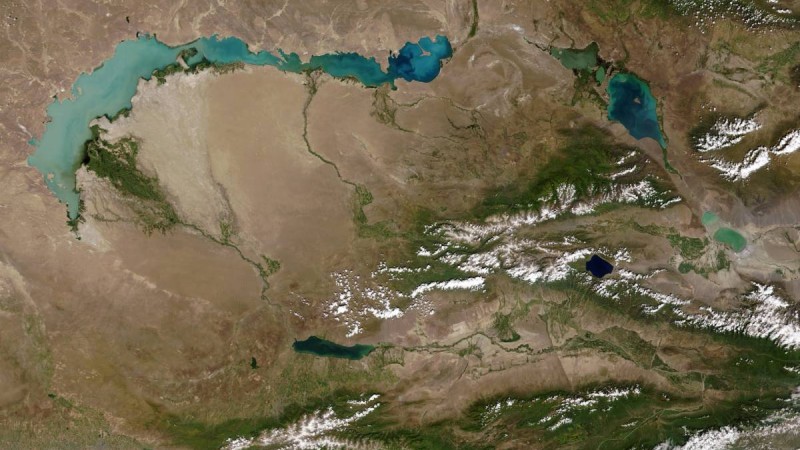 Бір баррель мұнайға бір шелек су айырбастаймыз ба: Қытайдан келетін өзендер трагедияға айналды