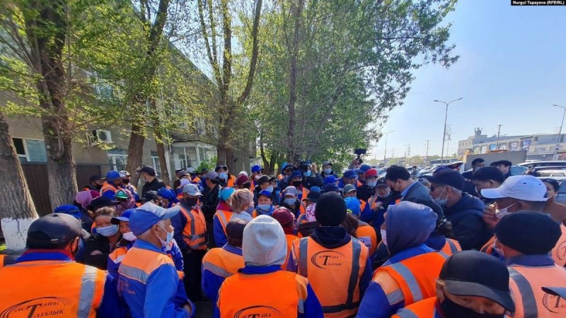 Нұр-Сұлтанда "Астана Тазалық" жұмысшылары наразылық білдірді