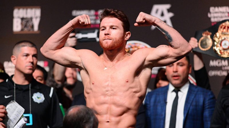 Сауль "Канело" Альварес пен Дэниэл Джейкобс төбелесіп қалды